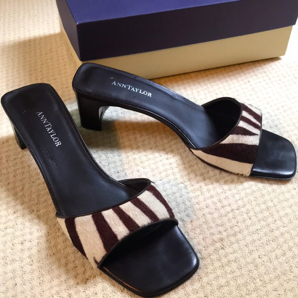 🐄Vtg Ann Taylor calfhair slides🐄